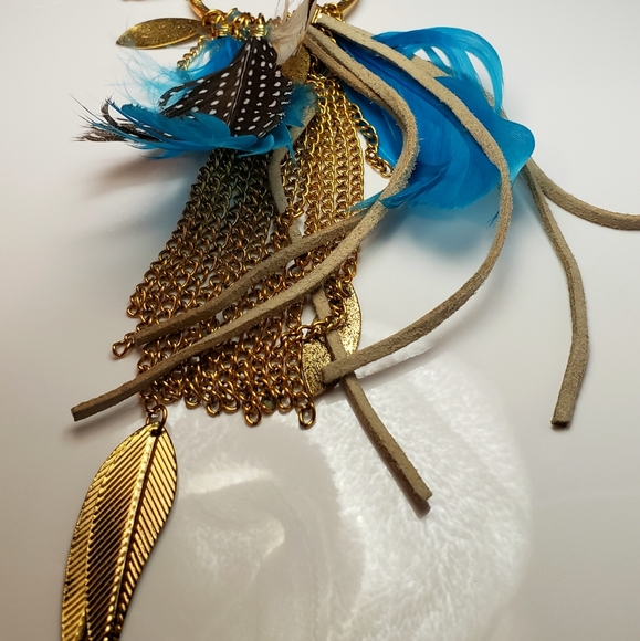 Blue feathered gold pendant drop necklace - Picture 3 of 3